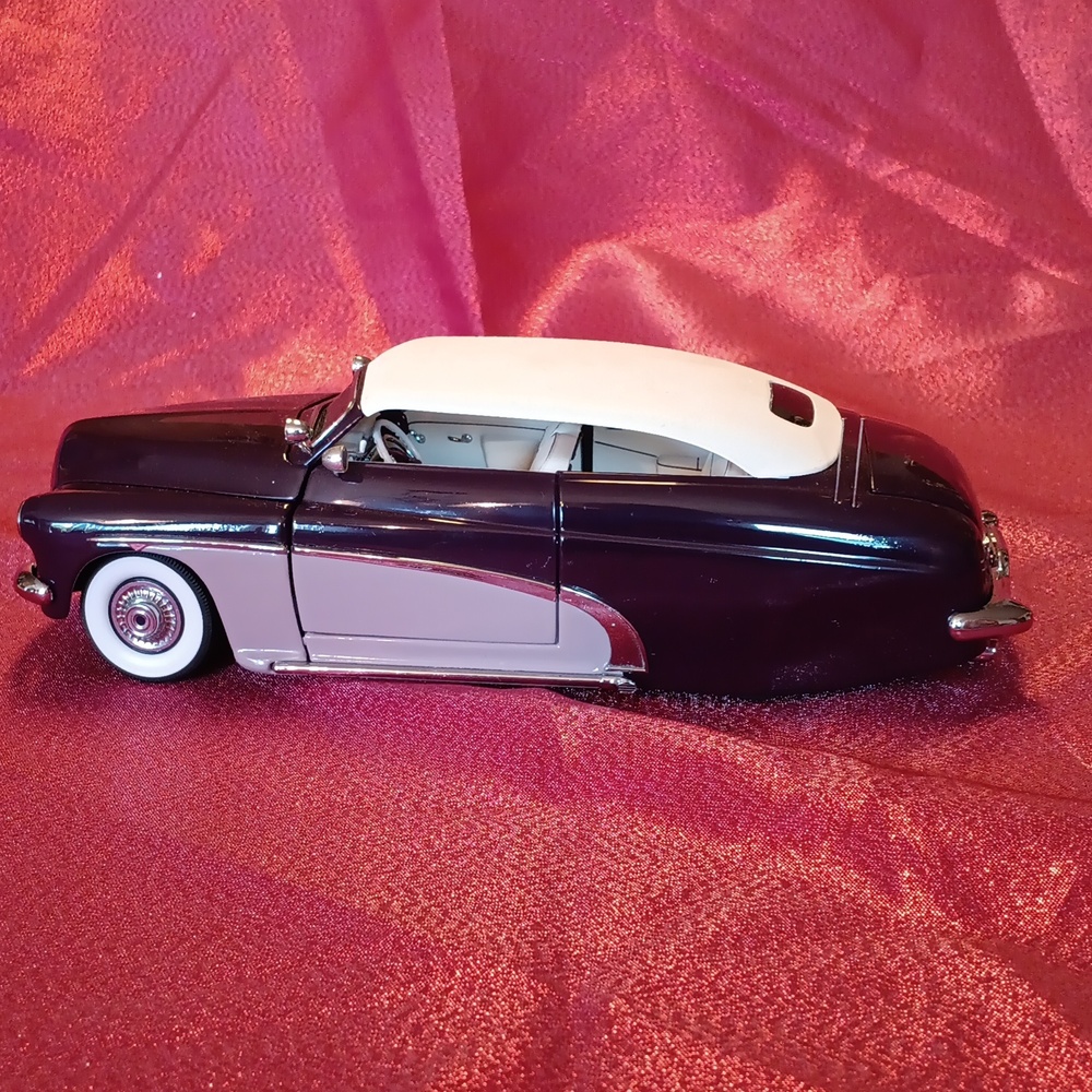 1:24 scale Danbury Mint 1950 Mercury Custom diecast model